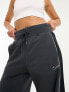 Фото #5 товара Nike Streetwear oversized fleece wide leg jogger in dark grey