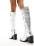 Фото #7 товара Public Desire Wide Fit Austine knee boot with western stitching in metallic silver