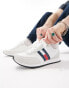 Фото #5 товара Tommy Jeans casual essential trainers in white