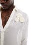 ASOS DESIGN relaxed low collared shirt with applique flowers in cream Белый, L - Chest 42 - фото #2