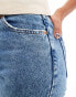 Pull&Bear – Basic-Mom-Jeans mit hohem Bund in Mittelblau