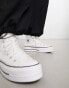 Фото #4 товара Converse Chuck Taylor Lift Hi platform trainers in white - WHITE