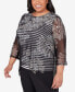 ფოტო #2 პროდუქტის Plus Size Opposites Attract Floral Mesh Stripe Top