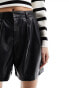 Фото #4 товара ASOS DESIGN faux leather dad short in black