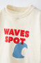 Waves t-shirt with label