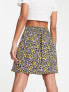 Фото #2 товара Pieces mini side split skirt in purple ditsy floral
