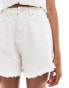 DTT Tall flippy denim shorts in off white Белый, 38 - фото #5